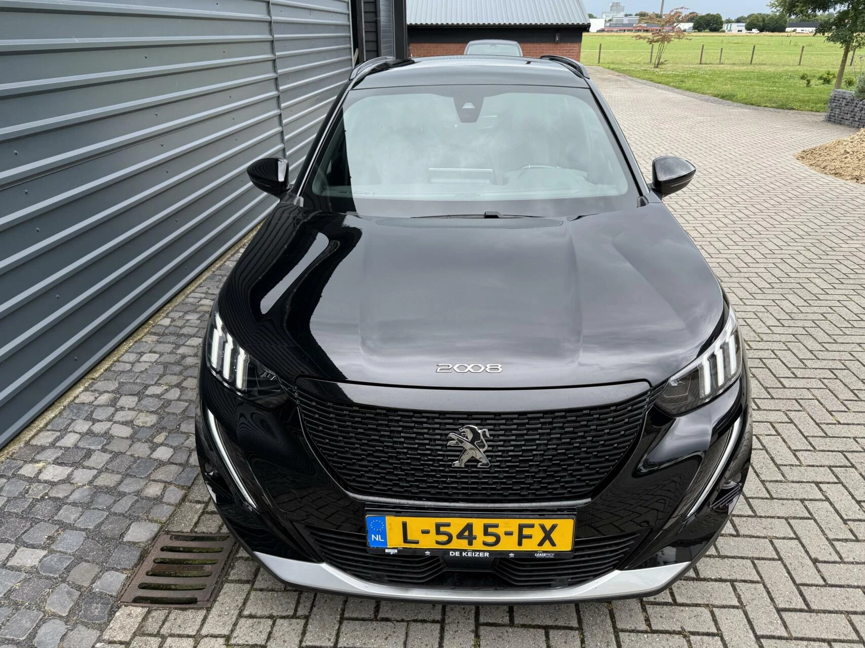 Hoofdafbeelding Peugeot e-2008