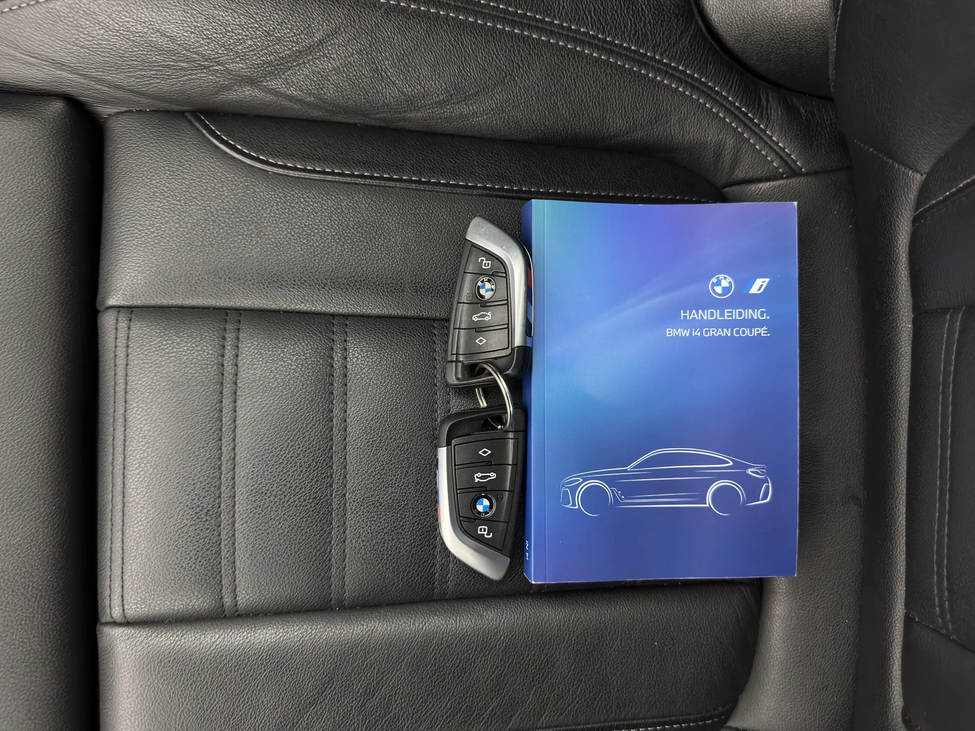 Hoofdafbeelding BMW i4