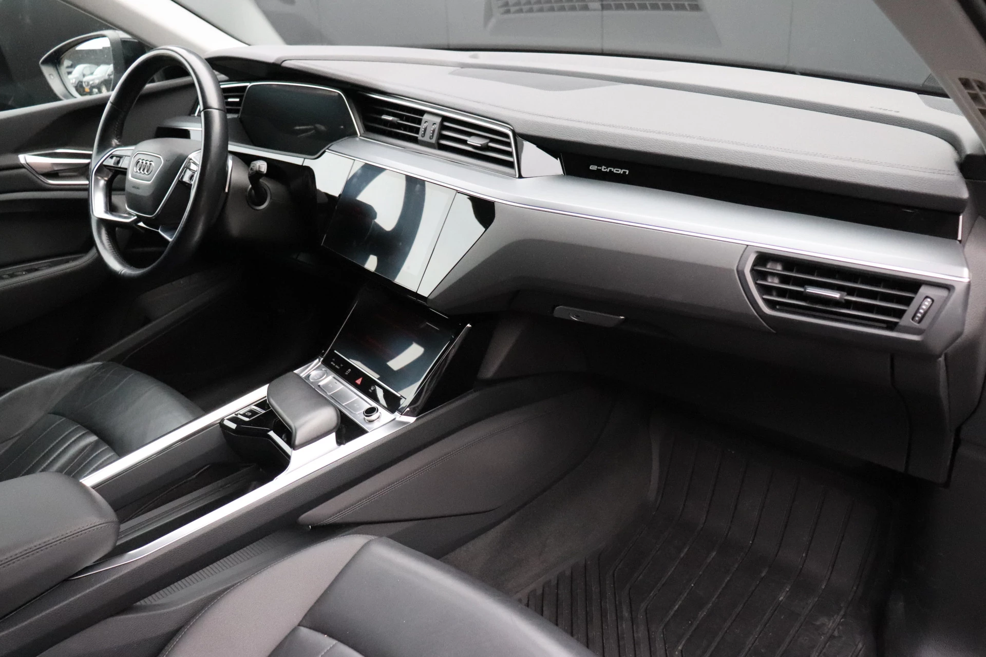 Hoofdafbeelding Audi e-tron