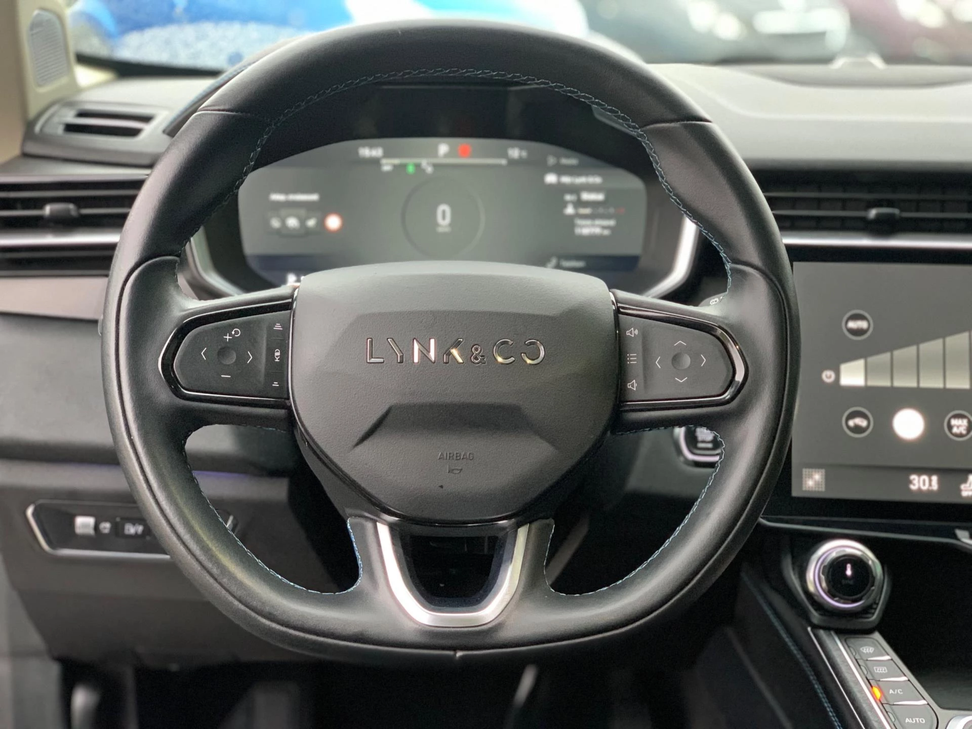 Hoofdafbeelding Lynk & Co 01