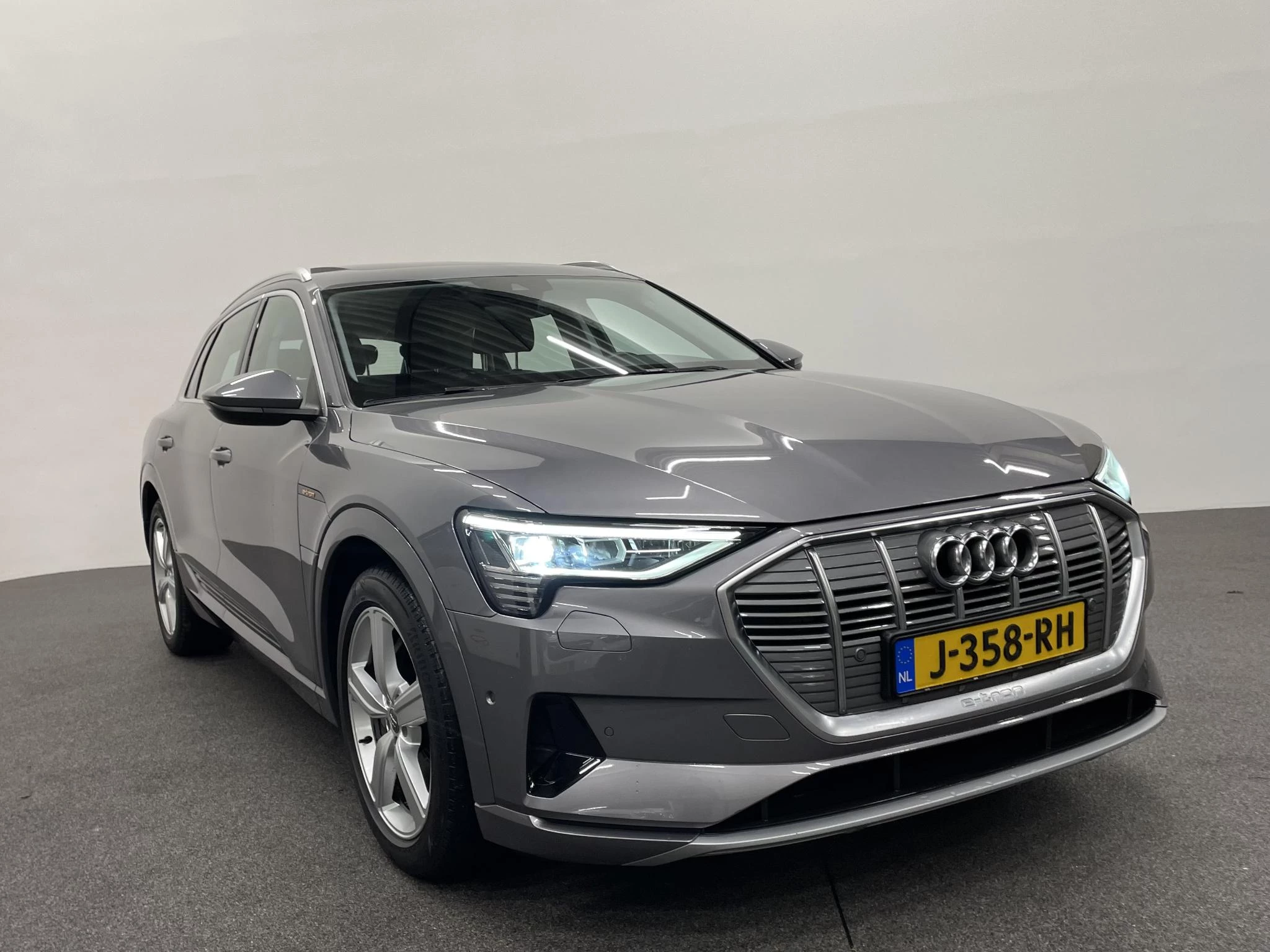 Hoofdafbeelding Audi e-tron