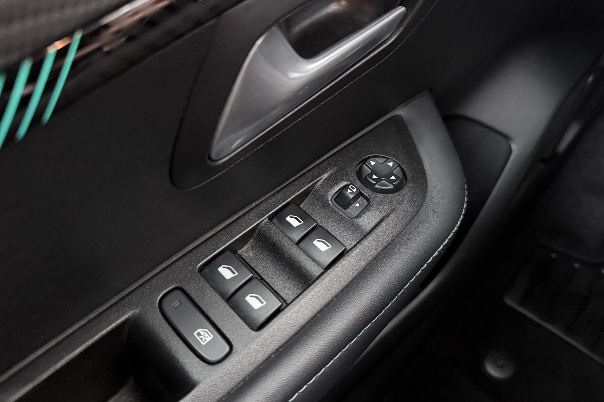 Hoofdafbeelding Peugeot e-208