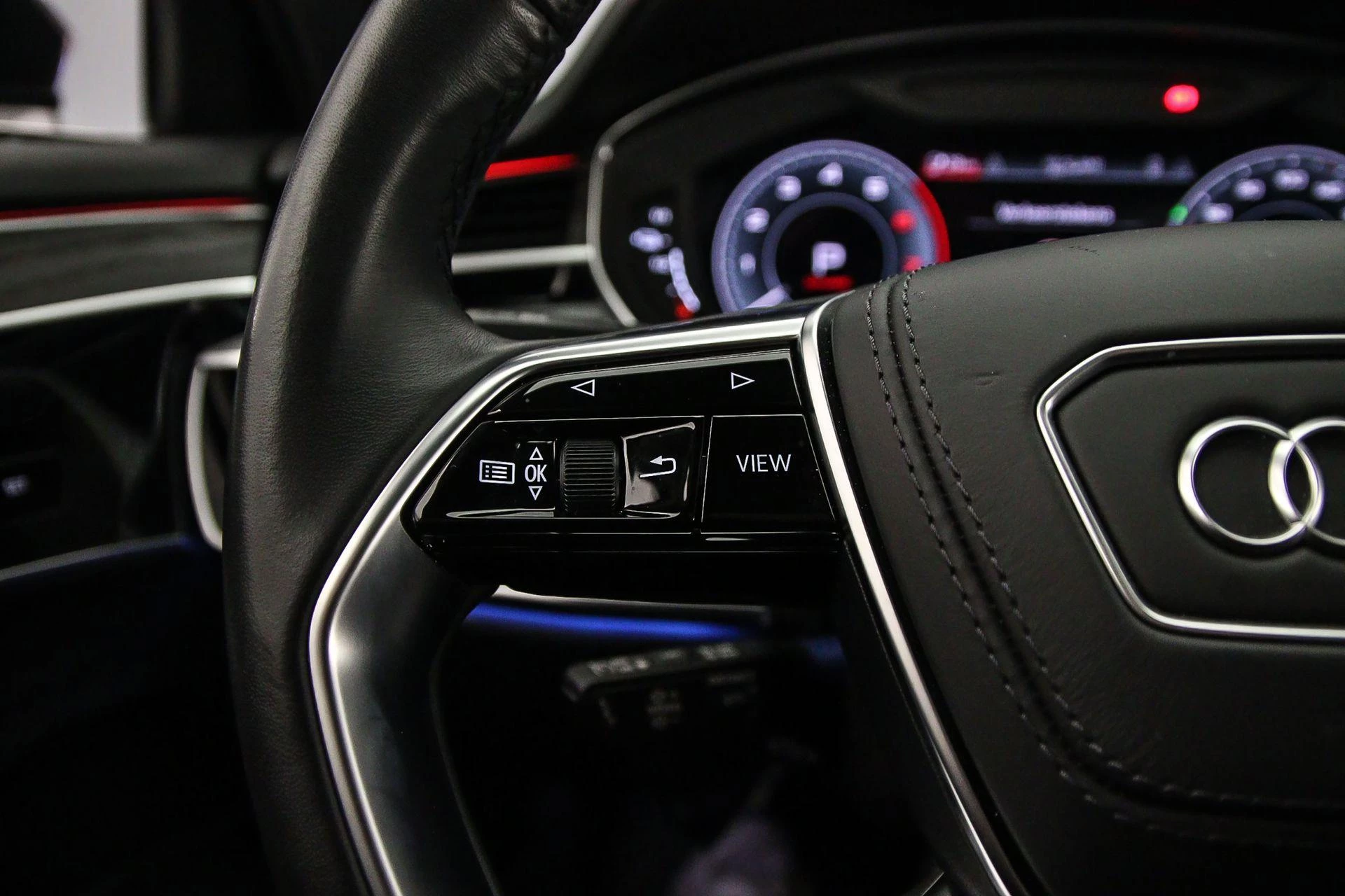 Hoofdafbeelding Audi A8