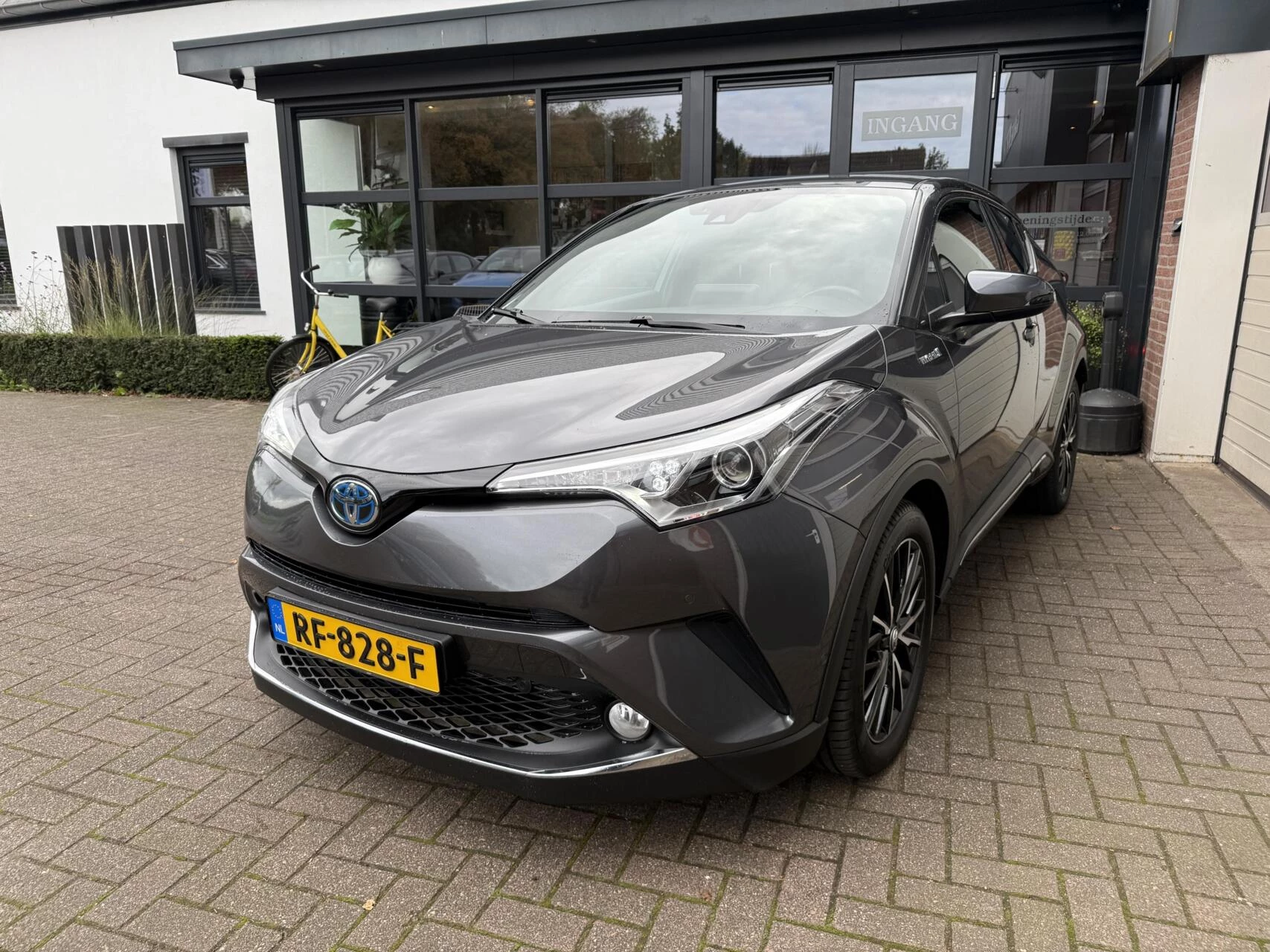 Hoofdafbeelding Toyota C-HR