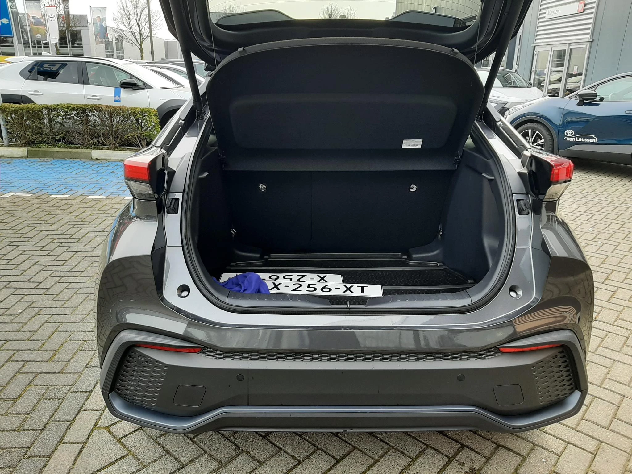 Hoofdafbeelding Toyota C-HR