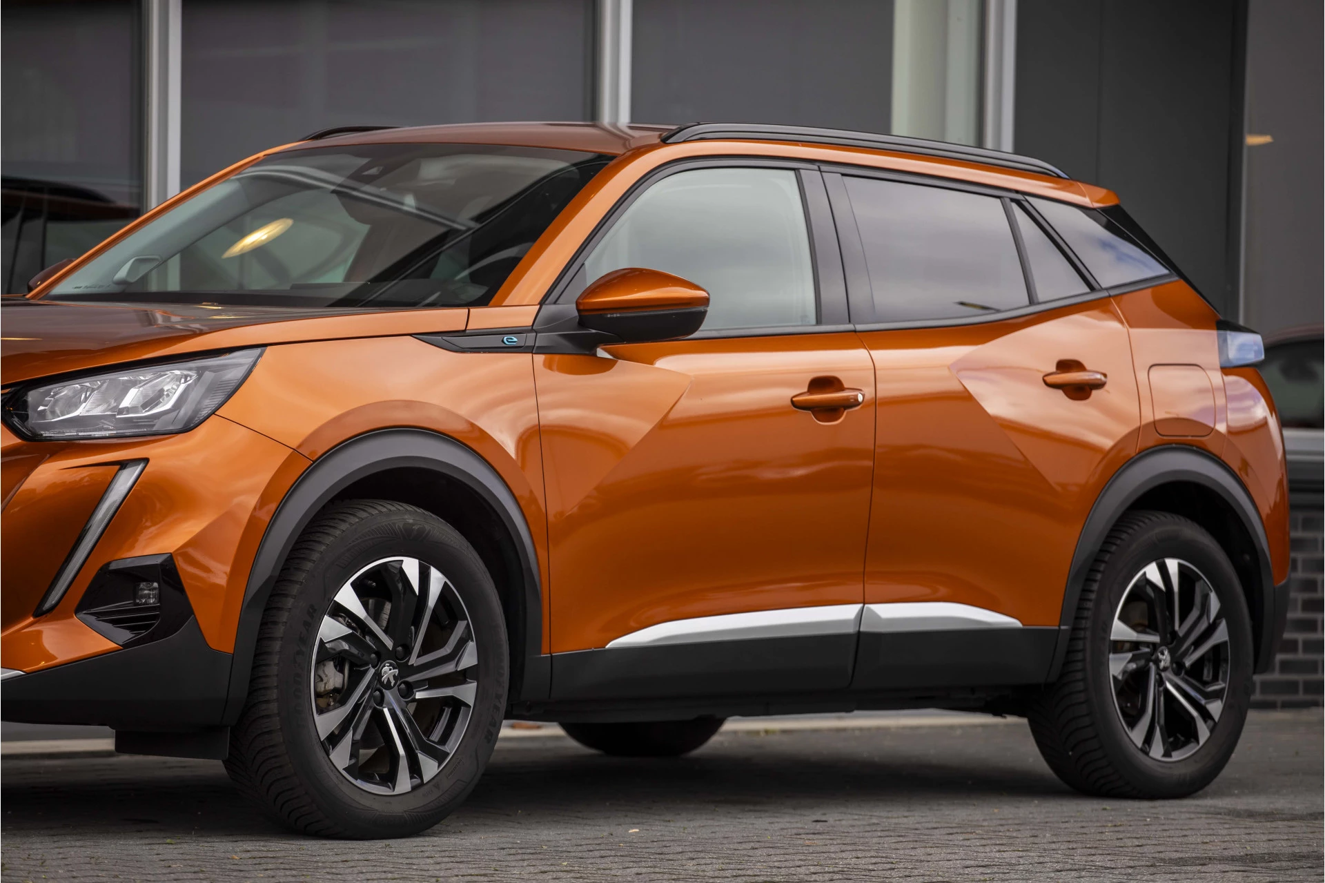 Hoofdafbeelding Peugeot e-2008