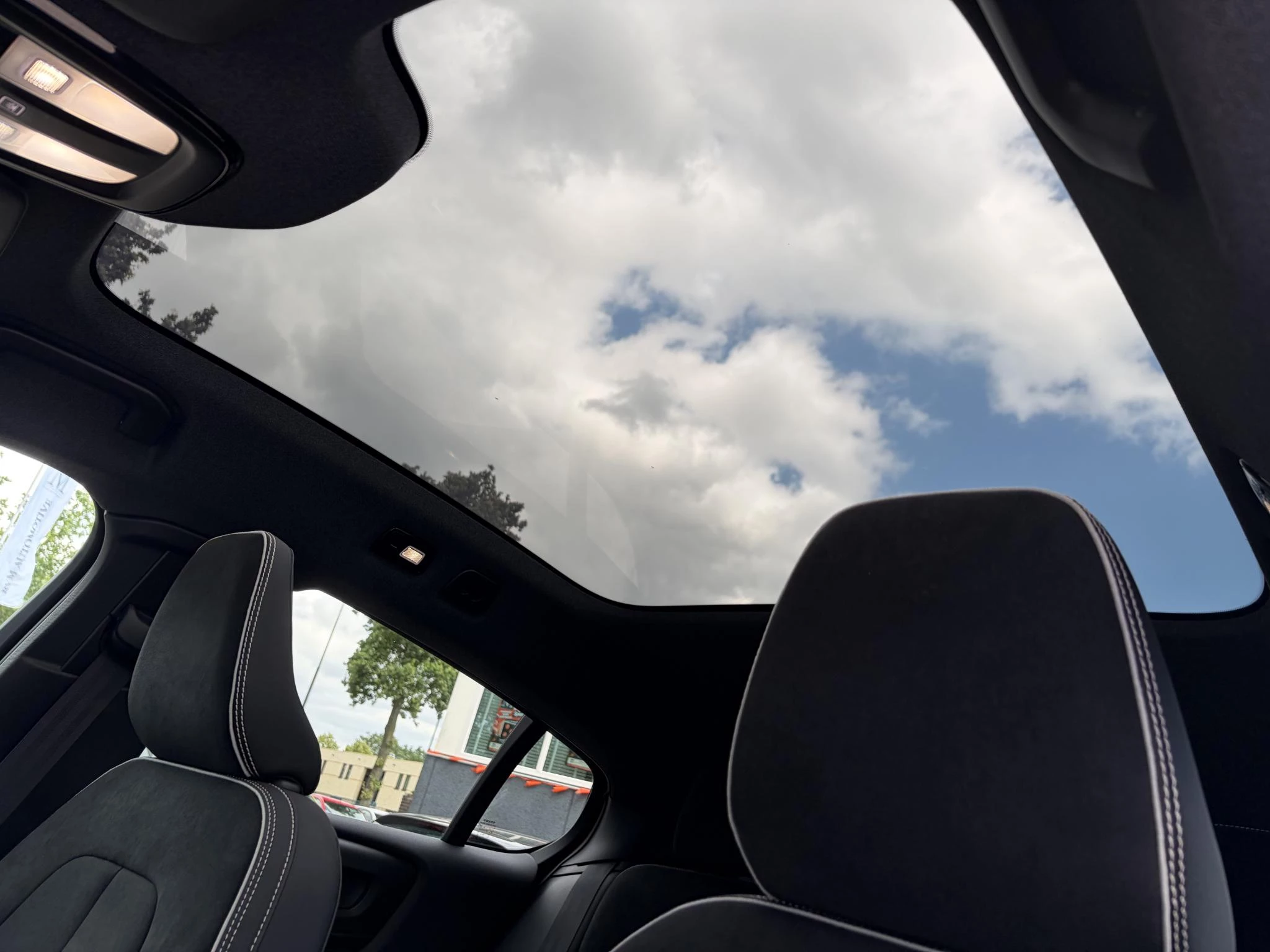 Hoofdafbeelding Volvo C40