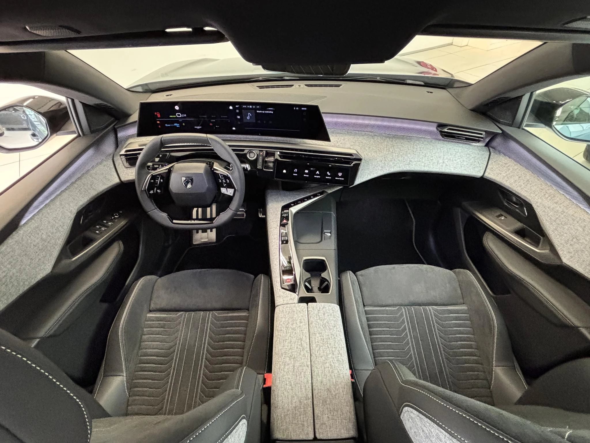 Hoofdafbeelding Peugeot e-5008