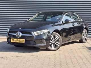 Hoofdafbeelding Mercedes-Benz A-Klasse Mercedes-Benz A-Klasse 250 e Plug in Hybrid PHEV | Widescreen Navi | Sfeerverlichting | Apple Carplay | Sportstoelen Verwarmd | Navigatie | DAB | Cruise Control |