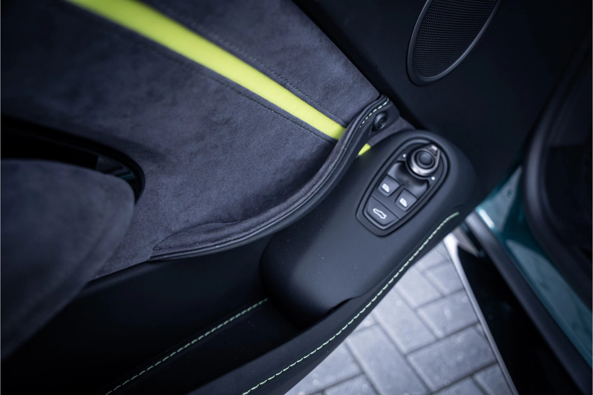 Hoofdafbeelding Aston Martin V8 Vantage