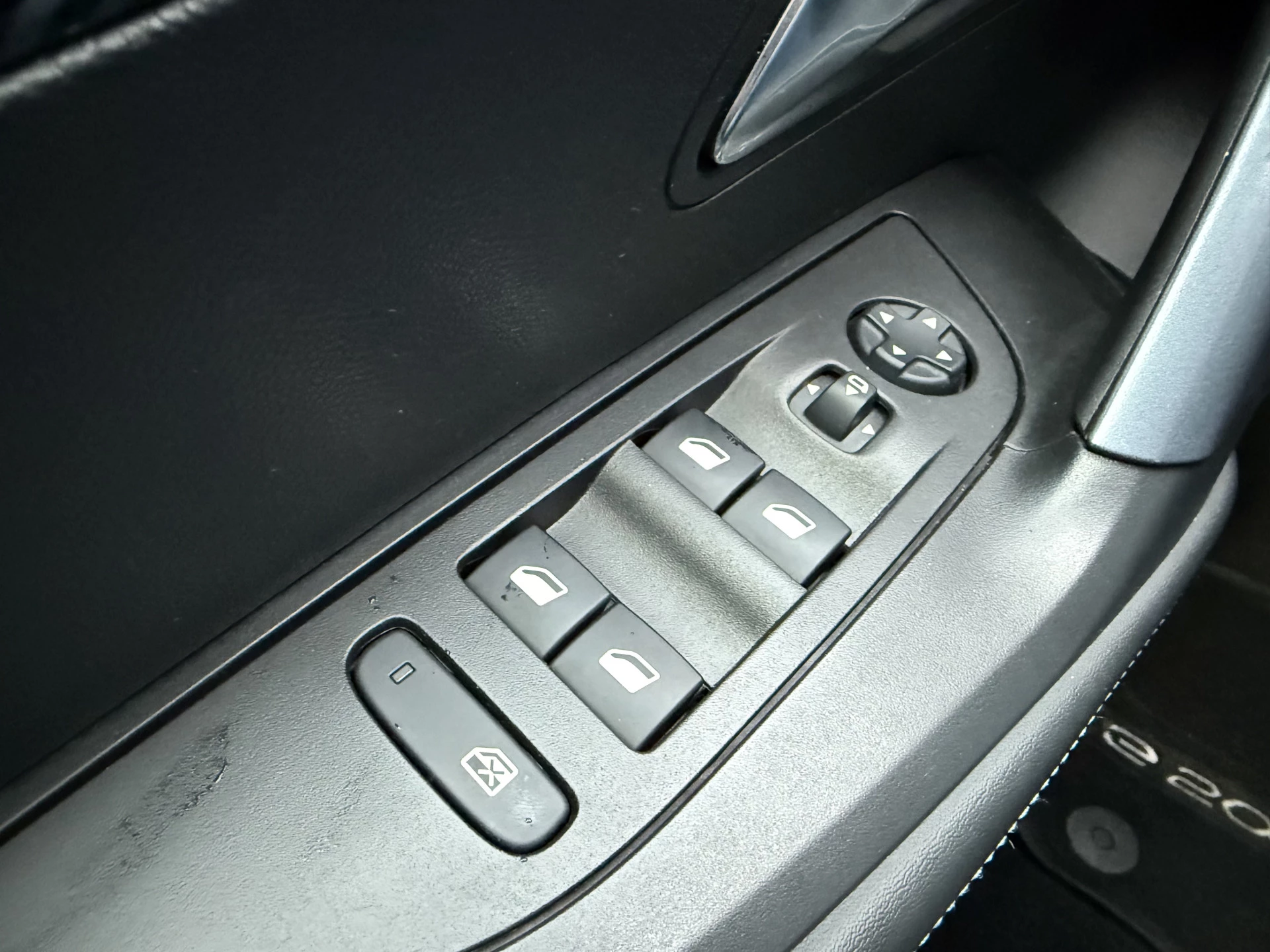 Hoofdafbeelding Peugeot e-2008