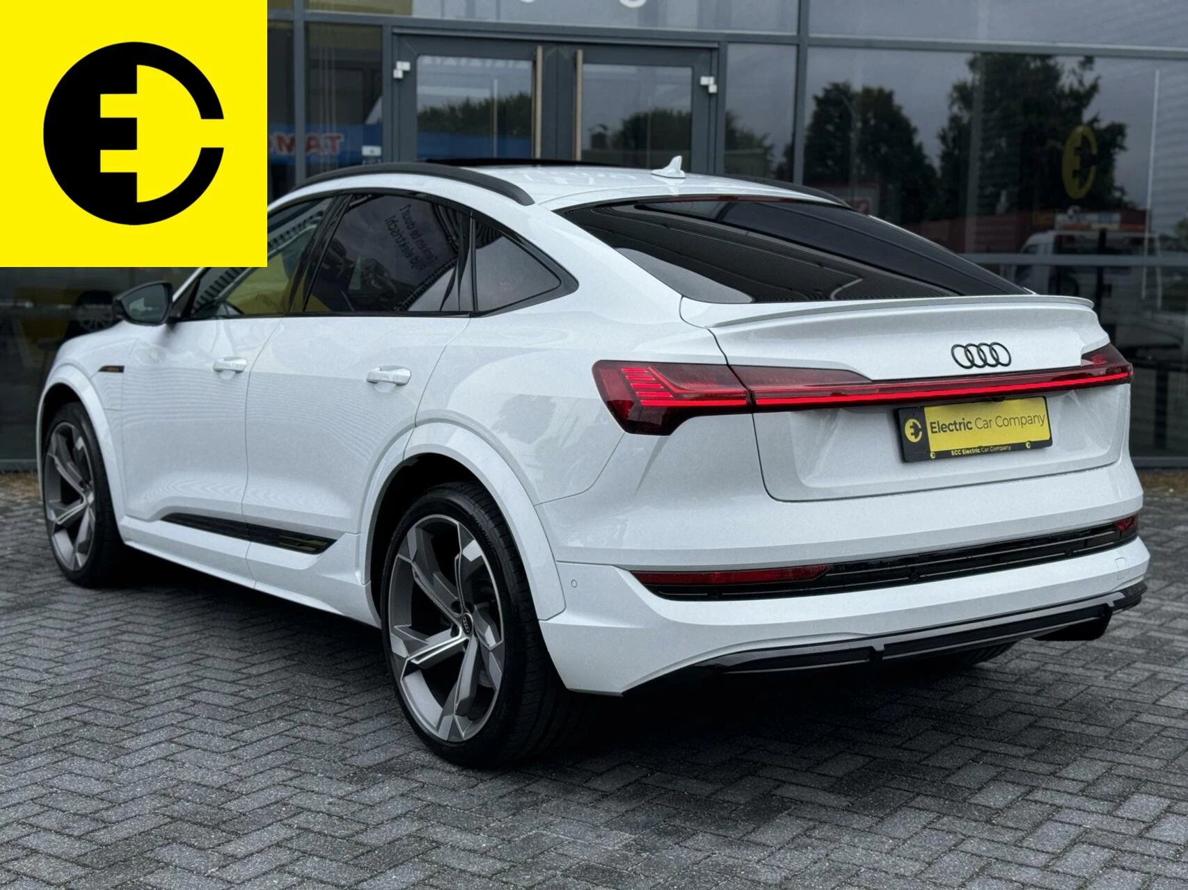 Hoofdafbeelding Audi e-tron