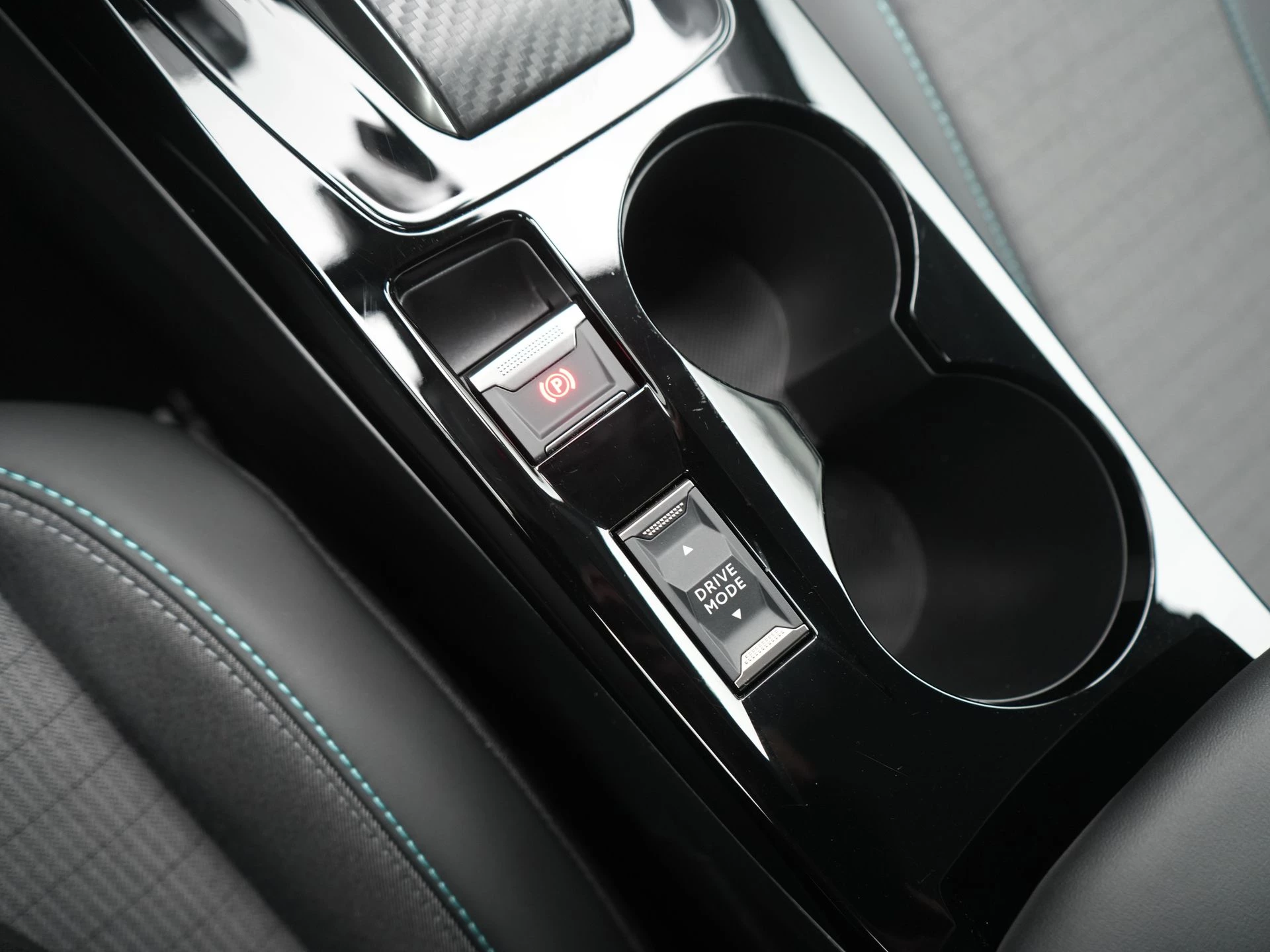 Hoofdafbeelding Peugeot e-208