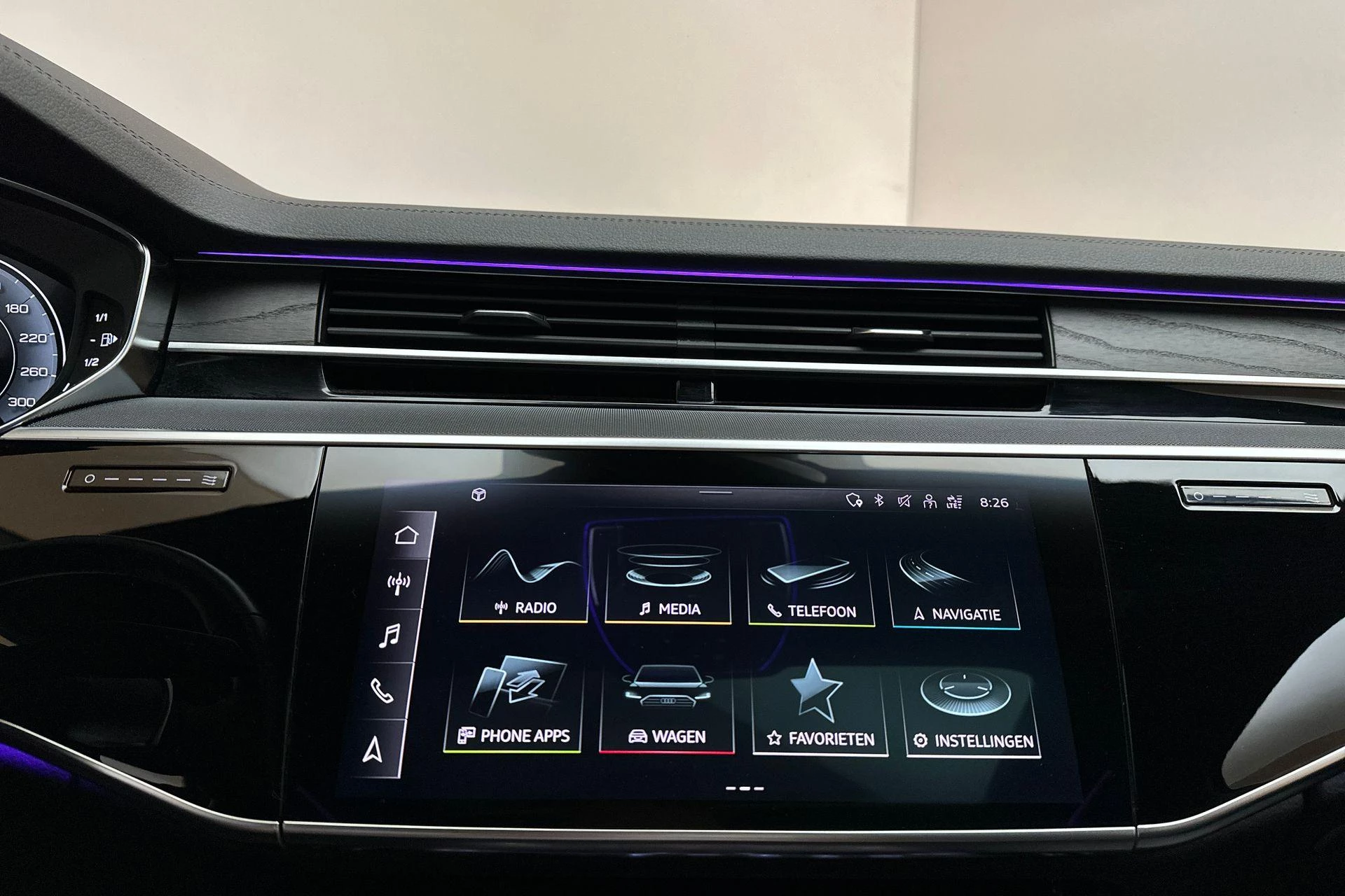 Hoofdafbeelding Audi A8