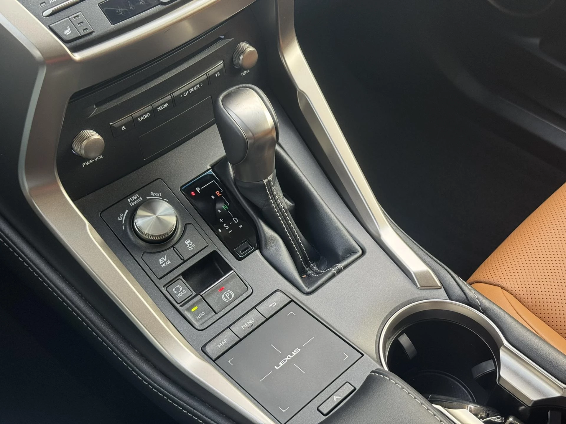 Hoofdafbeelding Lexus NX