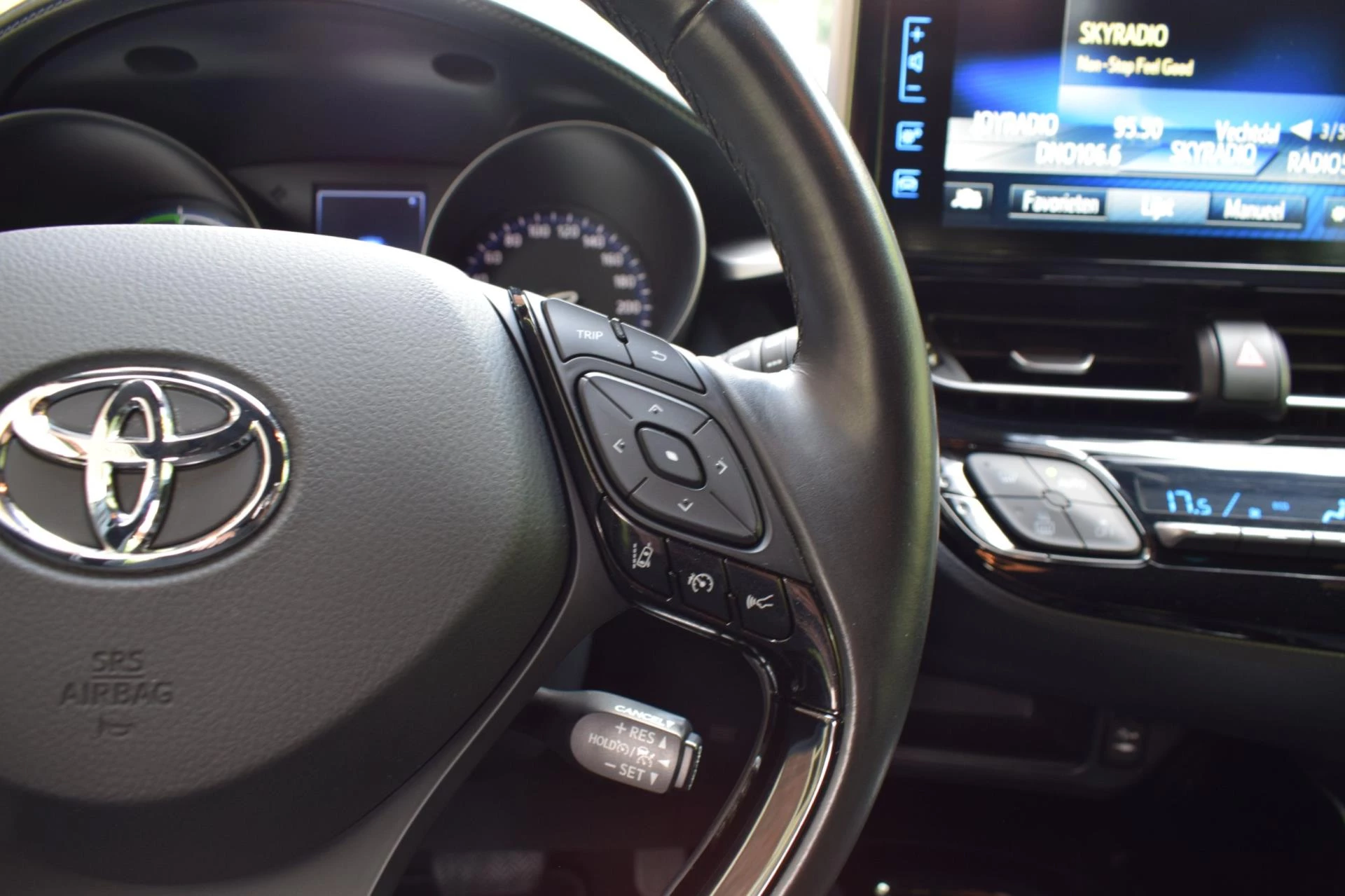 Hoofdafbeelding Toyota C-HR