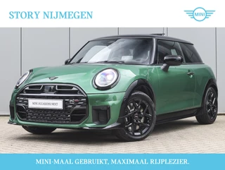 MINI 3-deurs Hatchback Cooper S JCW Automaat / Panoramadak / Parking Assistant Plus / JCW Sportstoelen / LED / Comfort Access / Head-Up / Adaptief onderstel