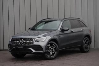 Hoofdafbeelding Mercedes-Benz GLC Mercedes-Benz GLC 300e AMG 4-Matic | 320PK | Head-up | Keyless-go | Sfeerverlichting | Multibeam | Stuurwielverw. | Air-balance | 2020.
