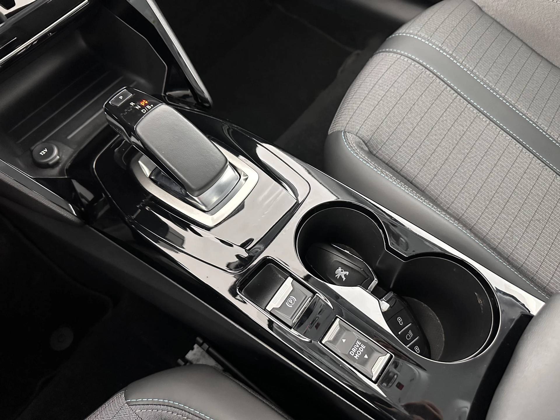 Hoofdafbeelding Peugeot e-208