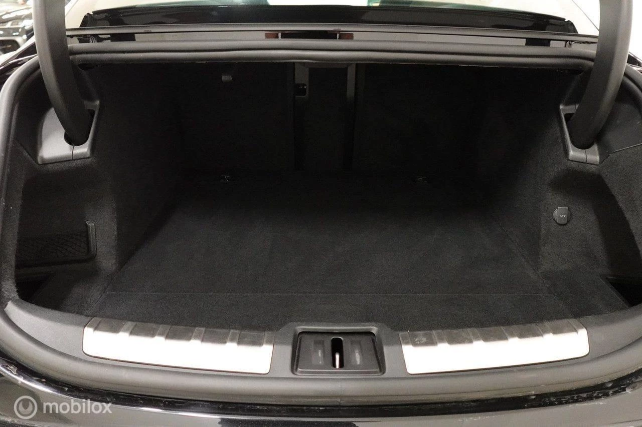 Hoofdafbeelding Porsche Taycan