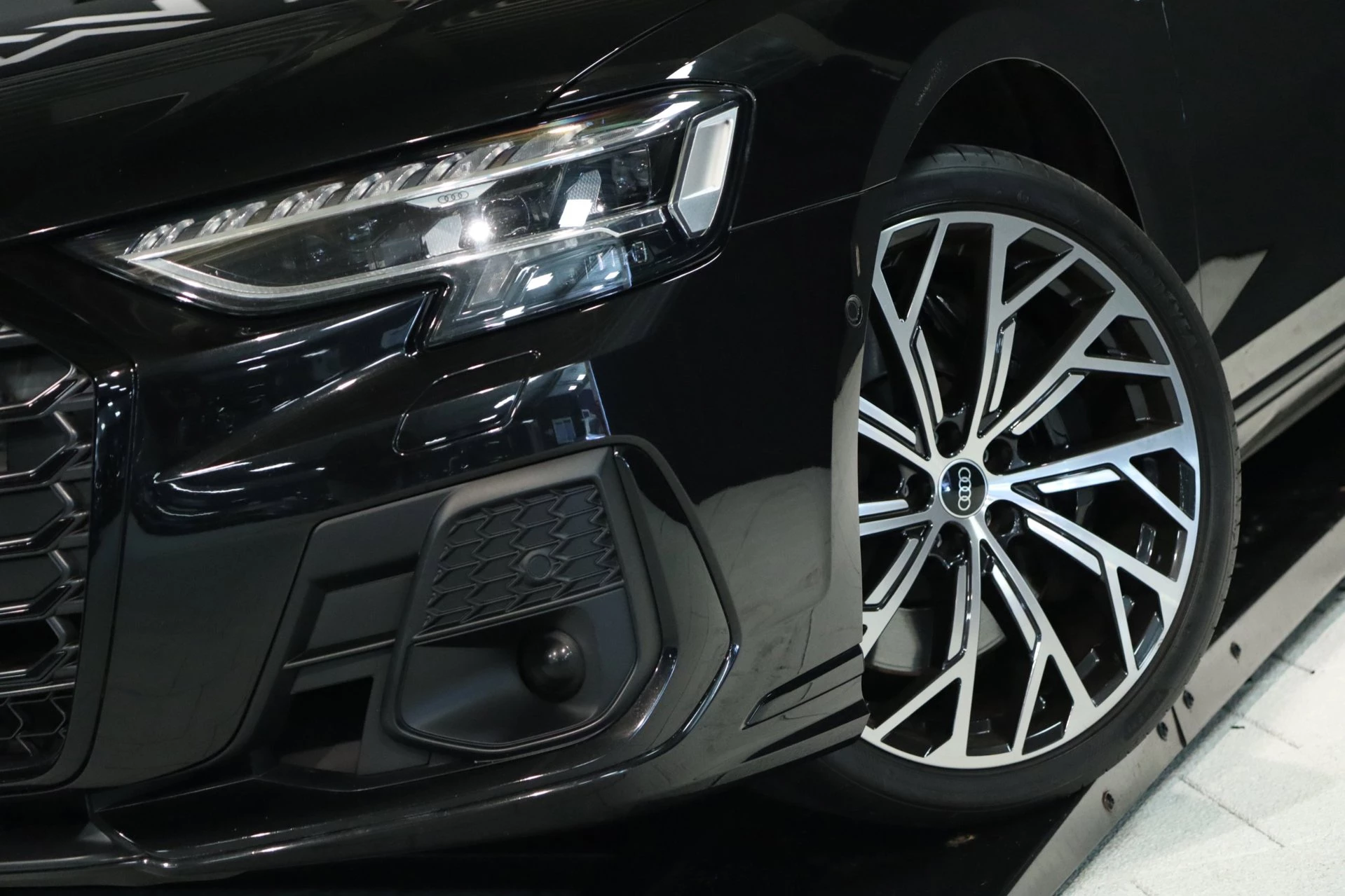 Hoofdafbeelding Audi A8