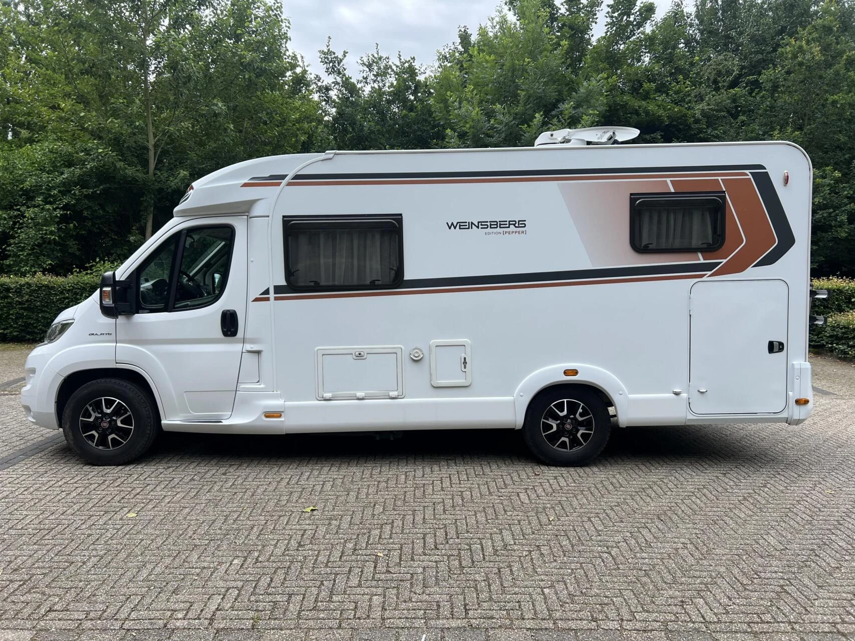 Hoofdafbeelding Weinsberg R57
