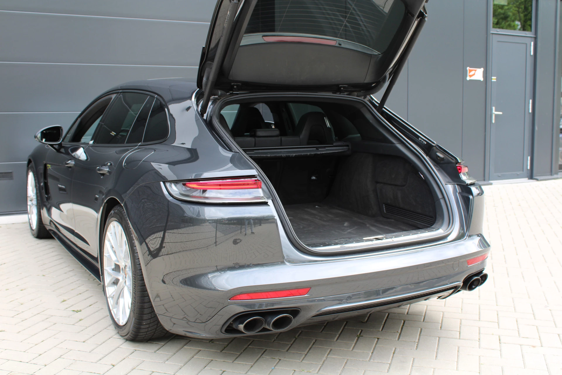Hoofdafbeelding Porsche Panamera