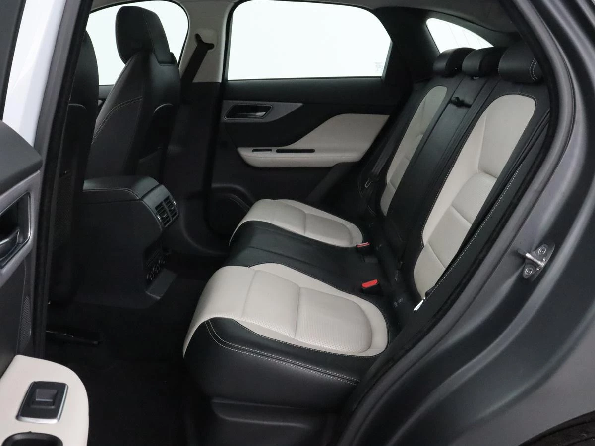 Hoofdafbeelding Jaguar F-PACE