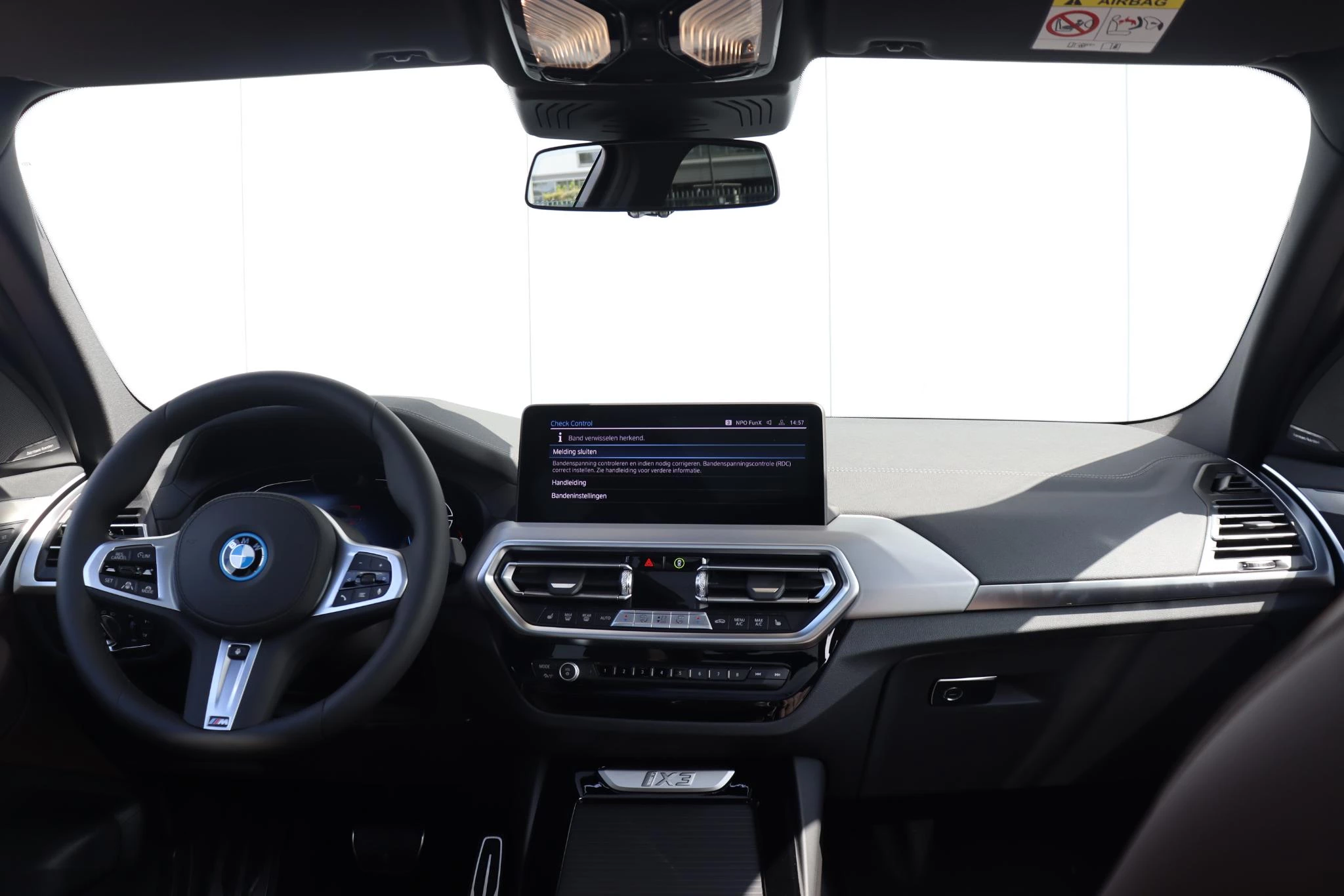 Hoofdafbeelding BMW iX3