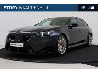 BMW 5 Serie Touring M5 Automaat Akrapovic / M Drive Professional / Panoramadak / Trekhaak / M Multifunctionele Stoelen / Bowers & Wilkins / Parking Assistant Professional