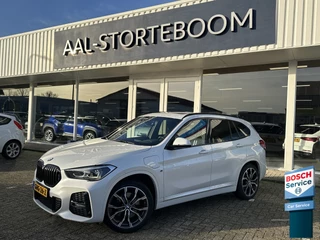 BMW X1 xDrive25e High Executive M Sport | Black line | LED | Pano | Apple Carplay | DAB | Keyless | Sportstoelen | PDC v+a