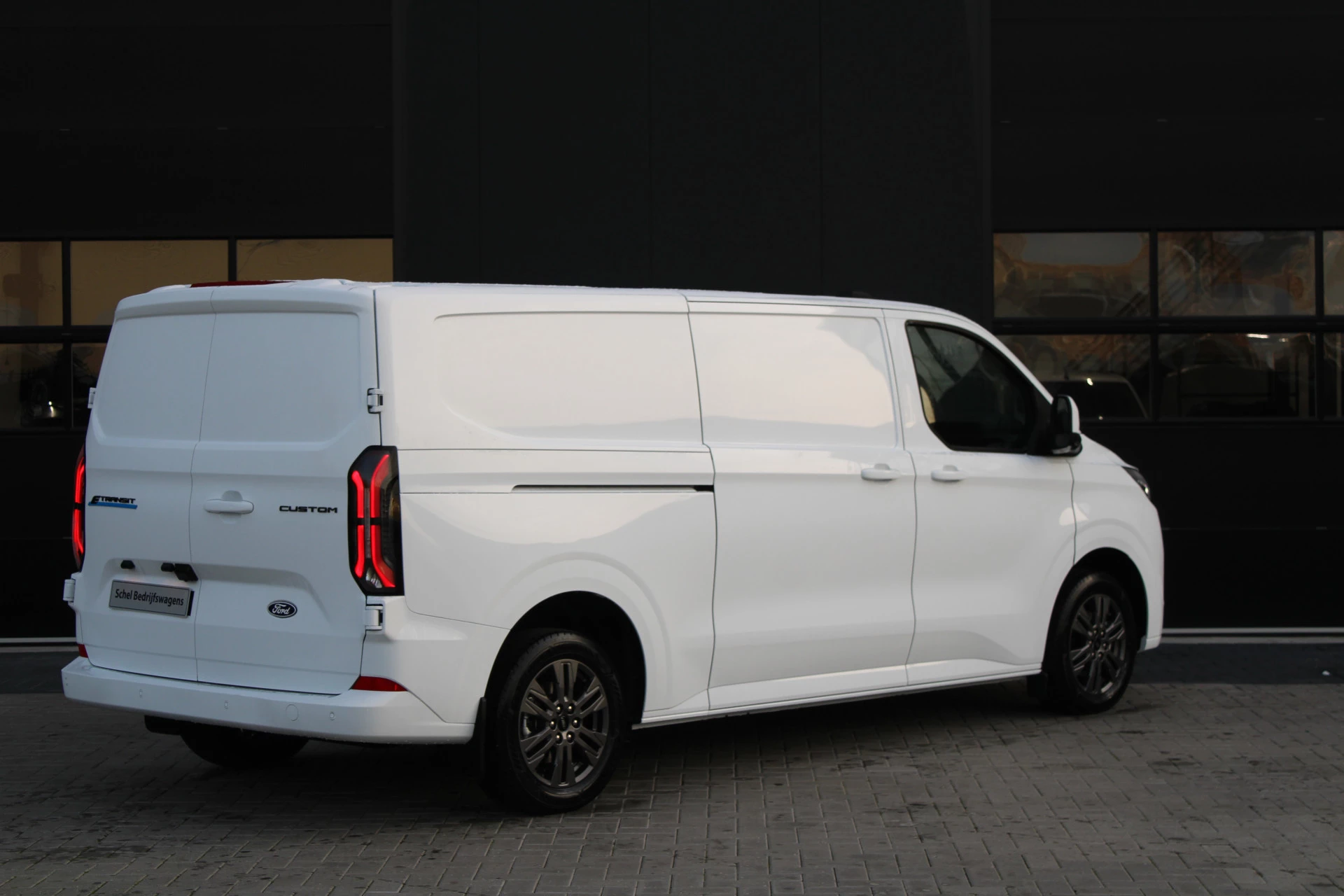 Hoofdafbeelding Ford E-Transit Custom