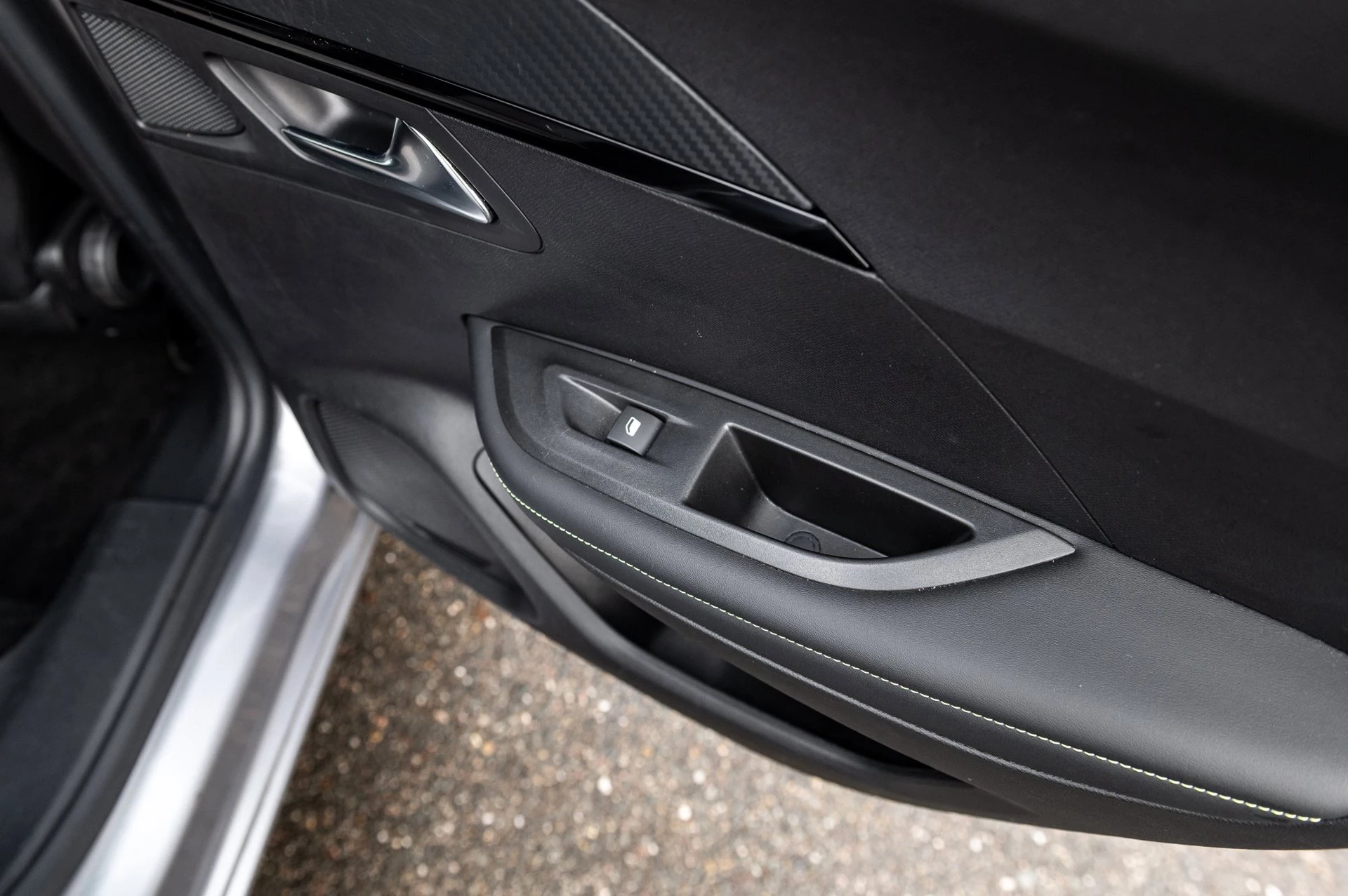 Hoofdafbeelding Peugeot e-2008