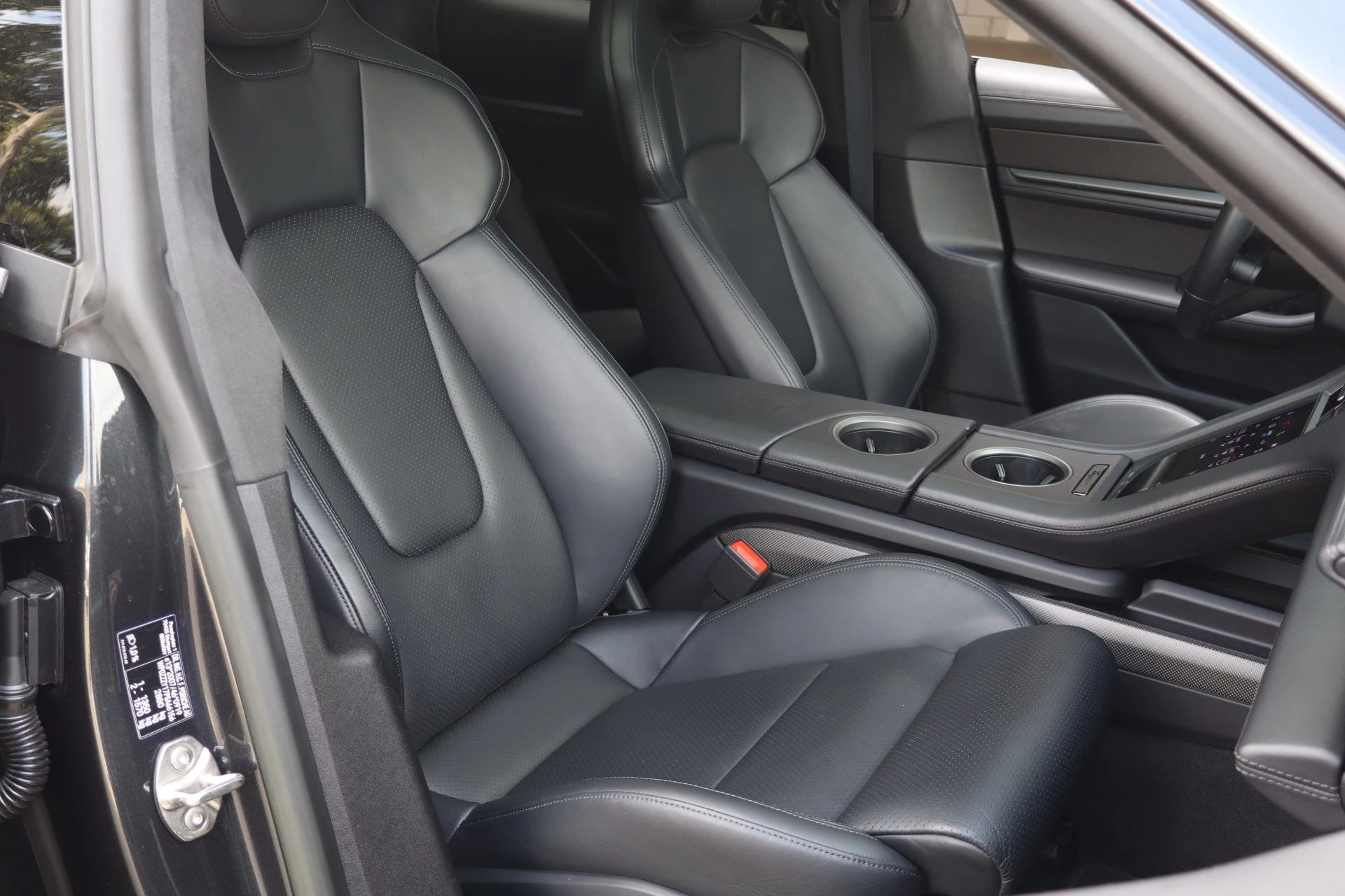 Hoofdafbeelding Porsche Taycan