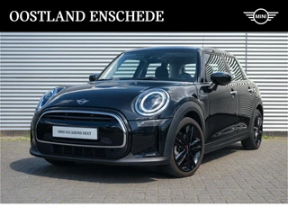 MINI Cooper Hatchback Essential Automaat / Multifunctioneel stuurwiel / PDC achter / LED / Cruise Control / Navigatie / Airconditioning