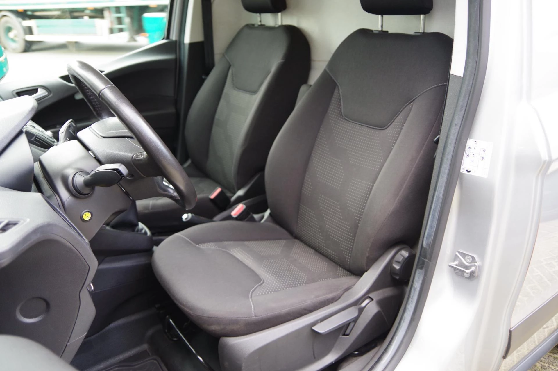 Hoofdafbeelding Ford Transit Courier