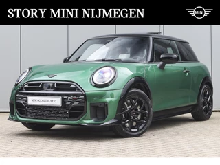 Hoofdafbeelding MINI 3-deurs MINI 3-deurs Hatchback Cooper S JCW Automaat / Panoramadak / Parking Assistant Plus / JCW Sportstoelen / LED / Comfort Access / Head-Up / Adaptief onderstel