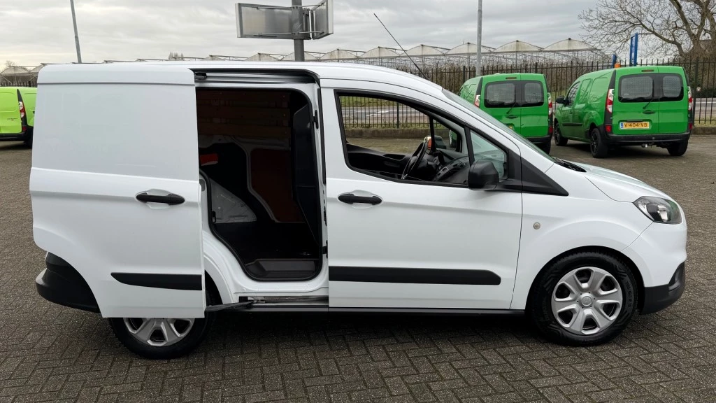 Hoofdafbeelding Ford Transit Courier