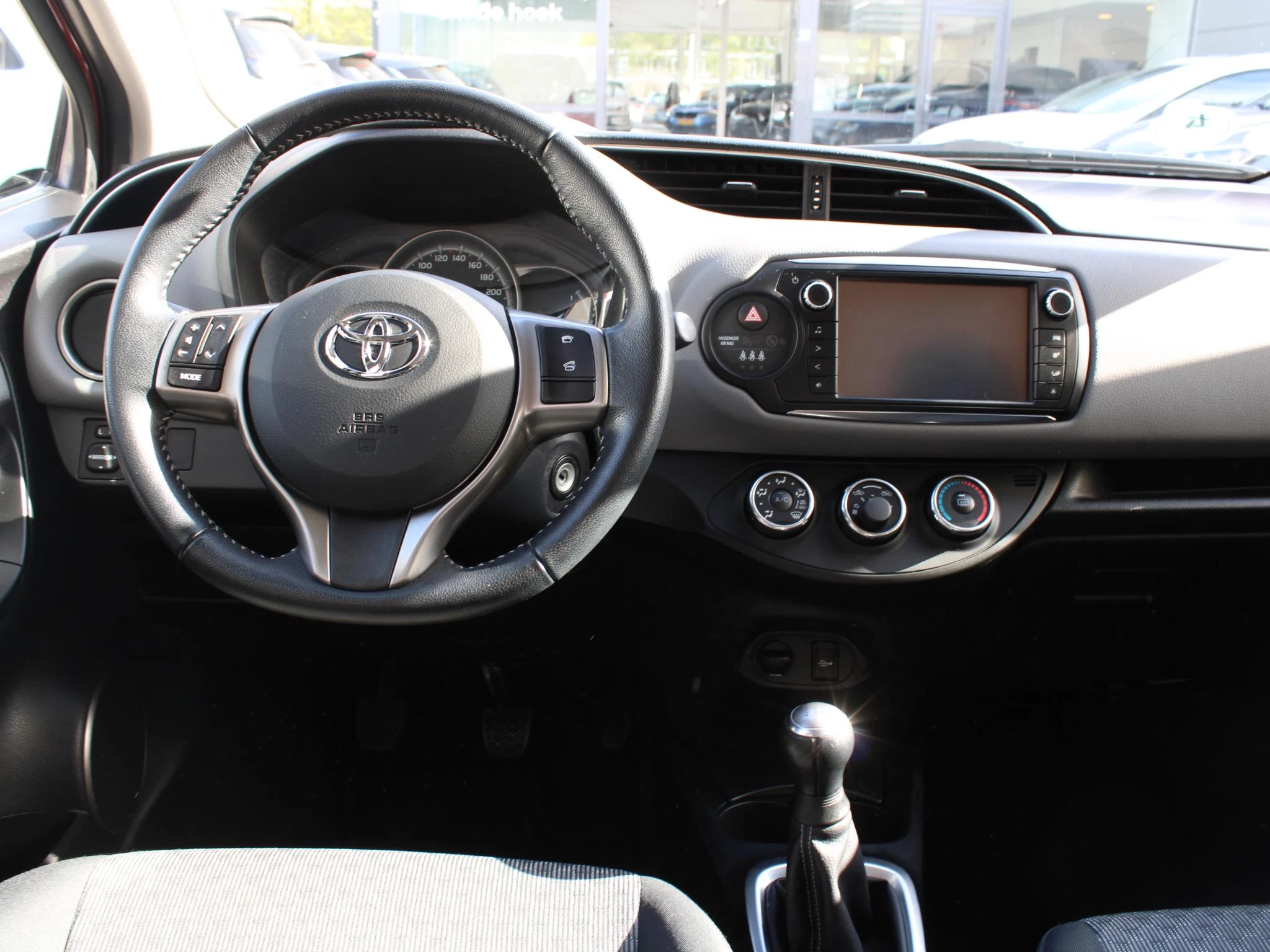 Hoofdafbeelding Toyota Yaris