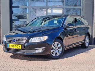 Hoofdafbeelding Volvo V70 Volvo V70 2.0 T4 Classic Edition | Navi | Leder | Trekhaak | LMV | PDC | Stoelverwarming |