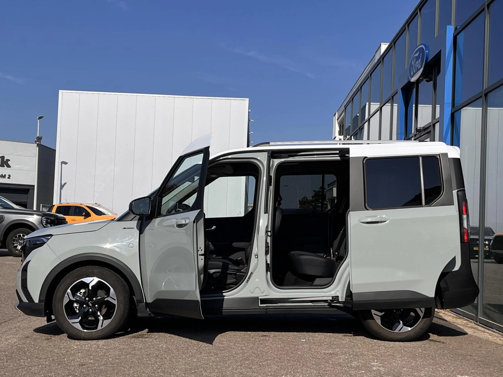 Hoofdafbeelding Ford Transit Courier