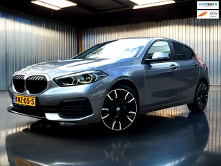 BMW 1-serie 118i Business Line Carplay wireless_PDC_19''LMV