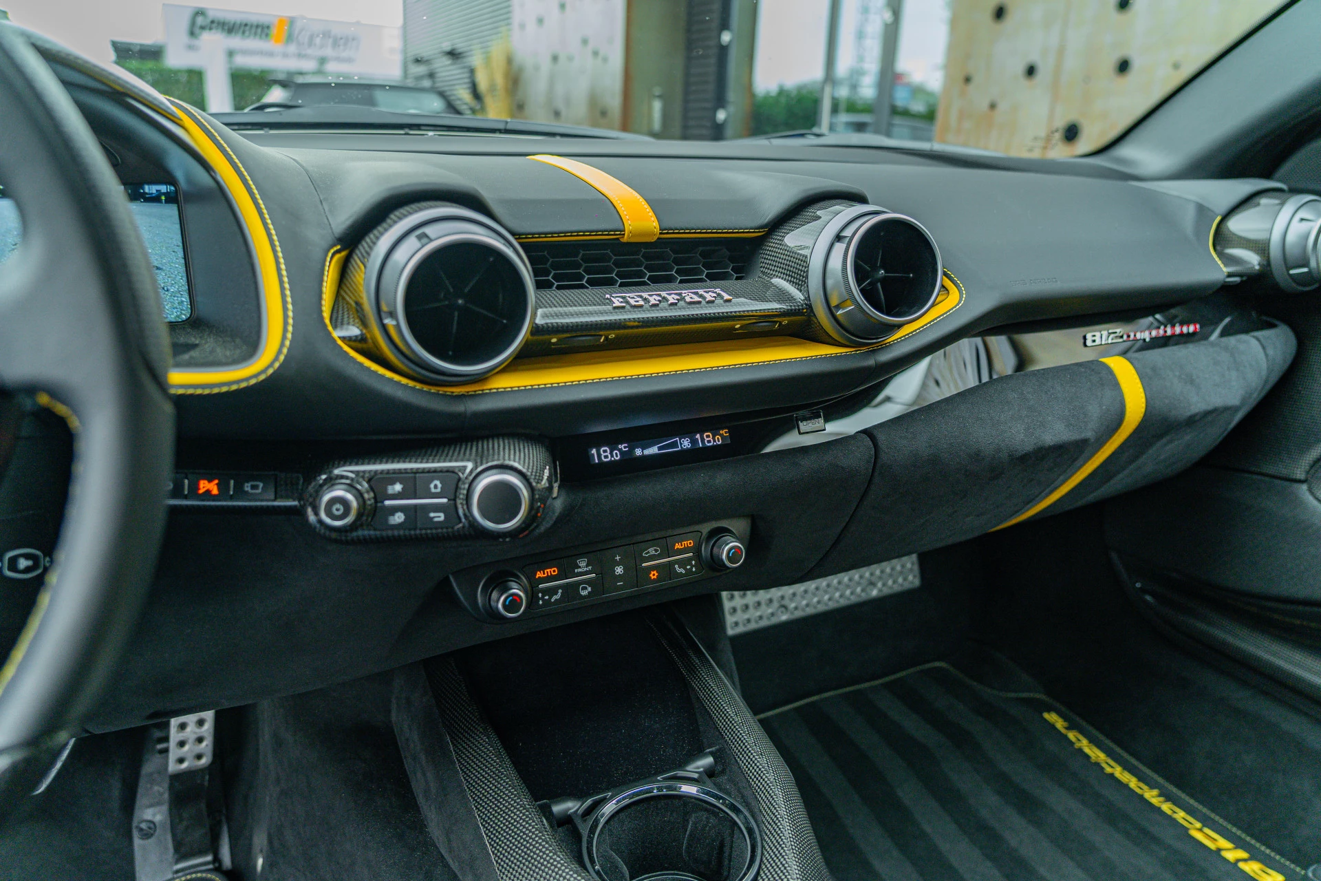 Hoofdafbeelding Ferrari 812 Competizione