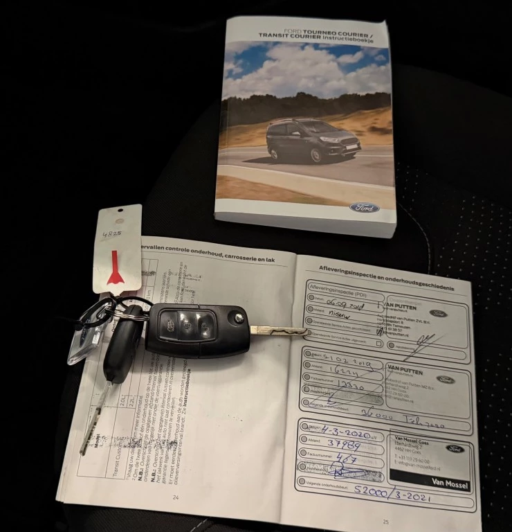 Hoofdafbeelding Ford Transit Courier