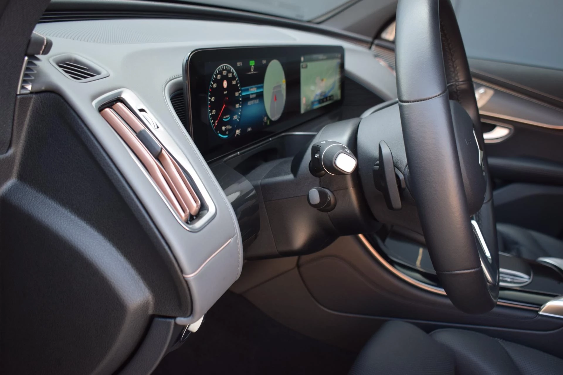 Hoofdafbeelding Mercedes-Benz EQC