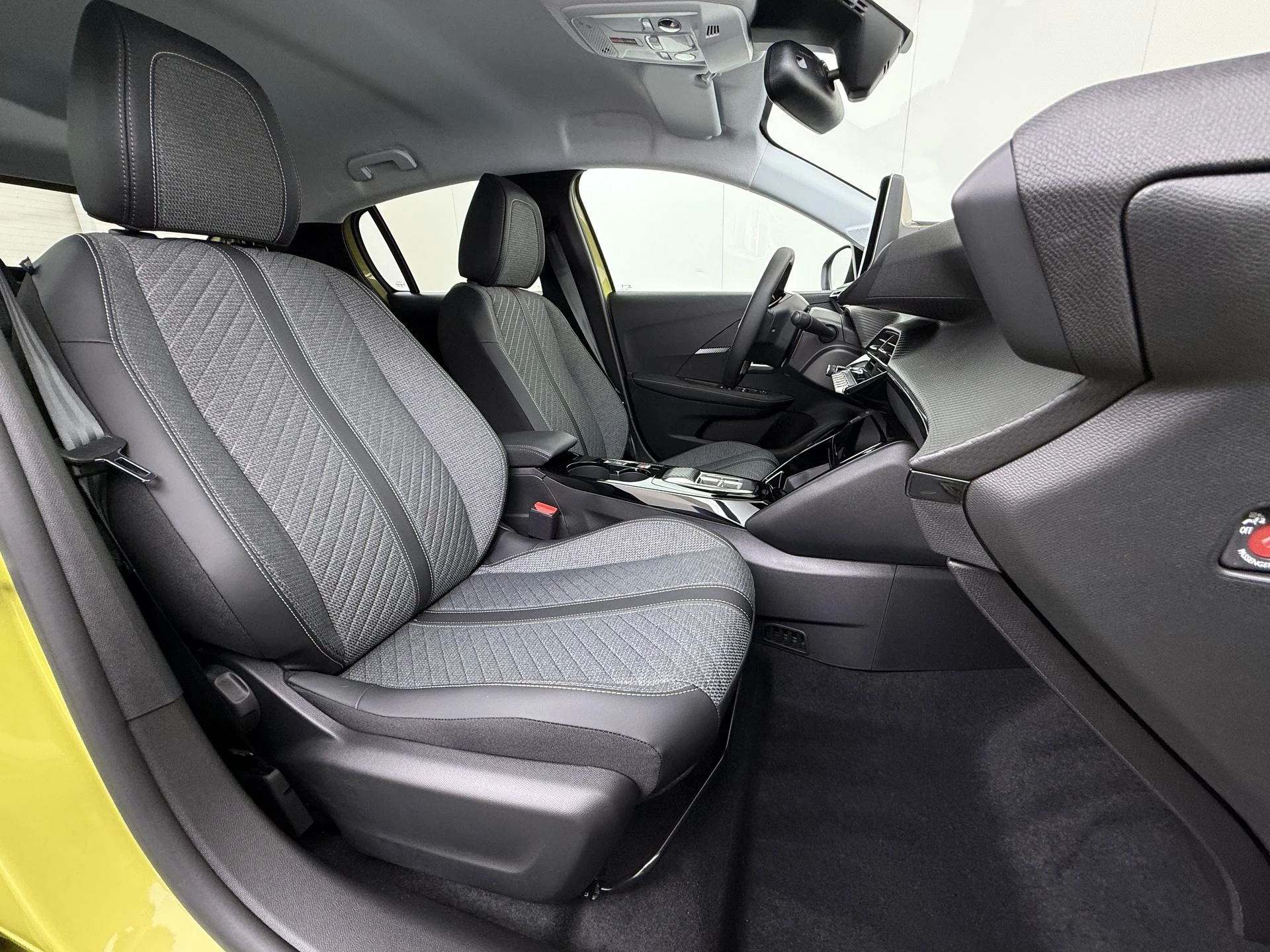 Hoofdafbeelding Peugeot e-208