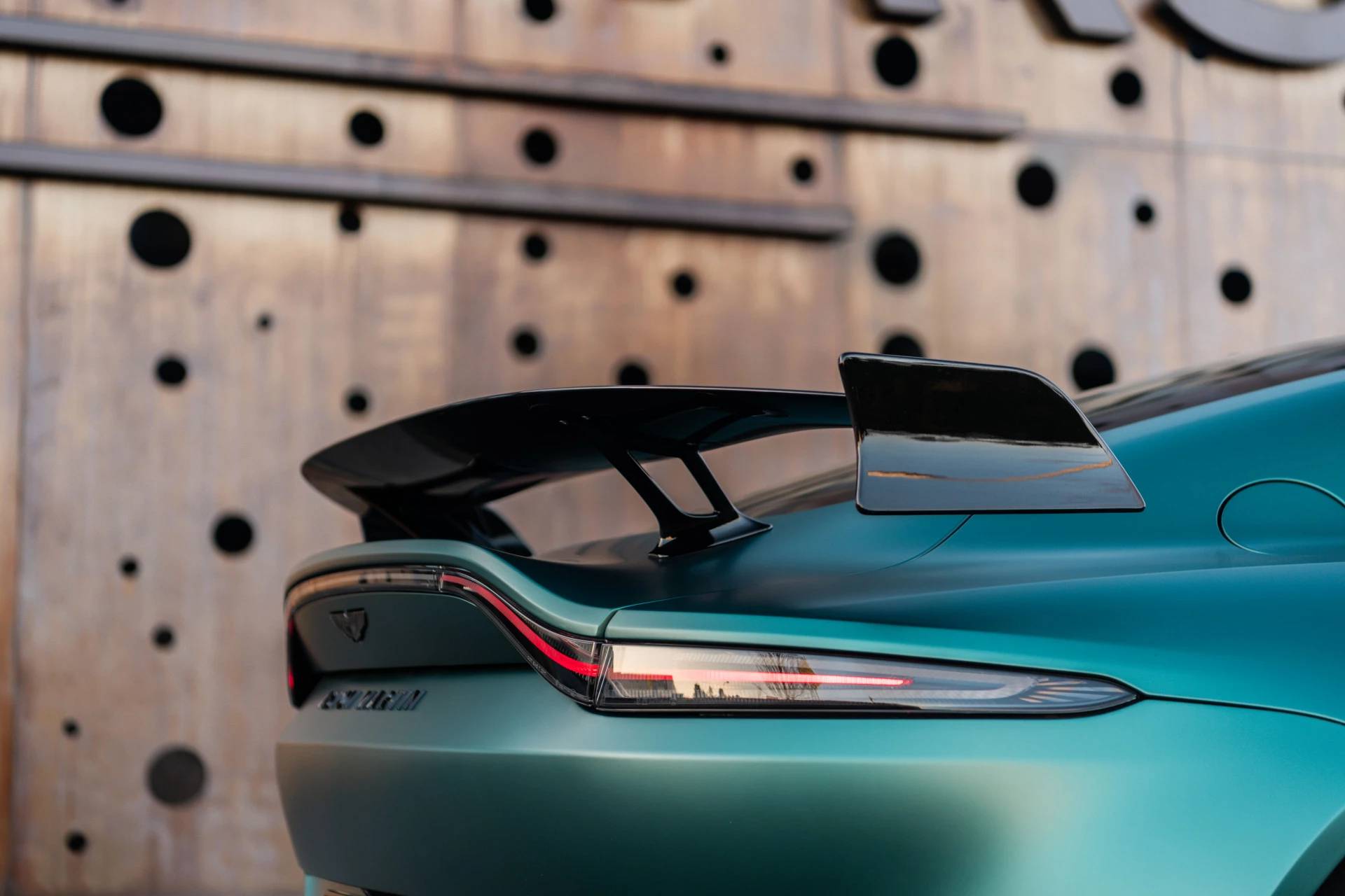 Hoofdafbeelding Aston Martin V8 Vantage