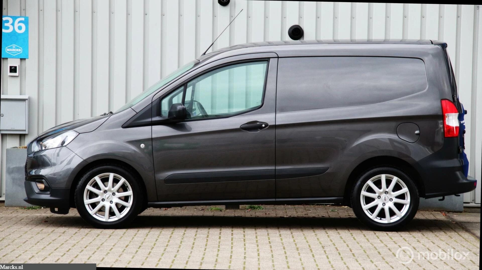 Hoofdafbeelding Ford Transit Courier