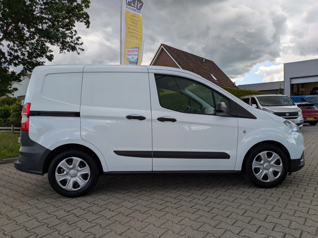Hoofdafbeelding Ford Transit Courier