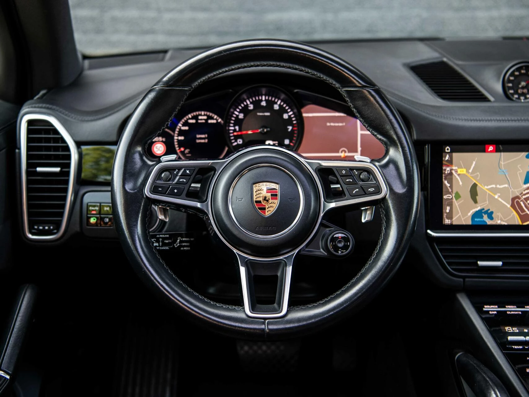 Hoofdafbeelding Porsche Cayenne